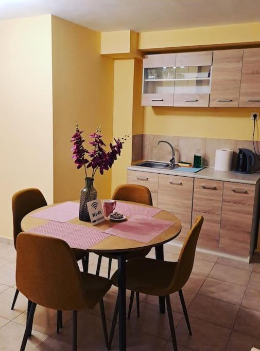 Zenia Home 1 Στην Καρδιά Της Πάτρας Exterior photo